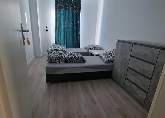 Bobrowa Przystan ホテル ブンツラウ