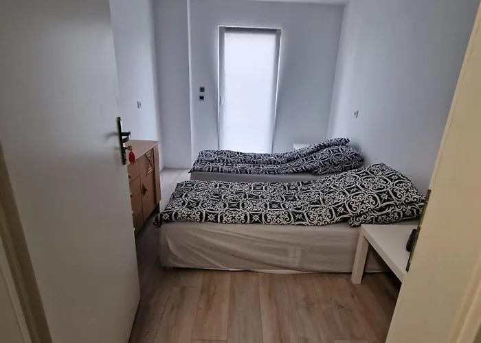 Bobrowa Przystan * ブンツラウ