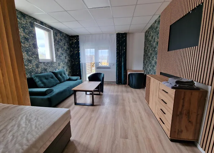 Bobrowa Przystan * ブンツラウ