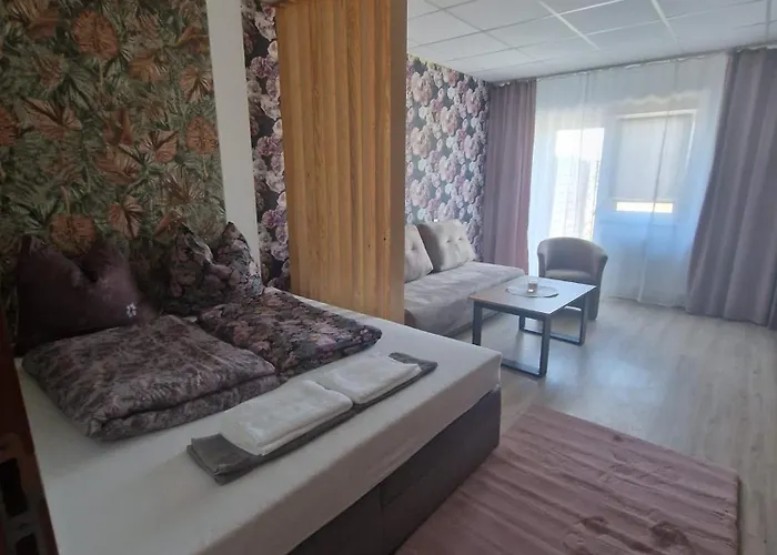 Bobrowa Przystan * ブンツラウ