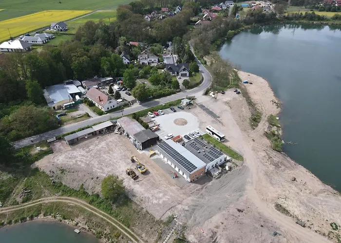 Bobrowa Przystan * ブンツラウ